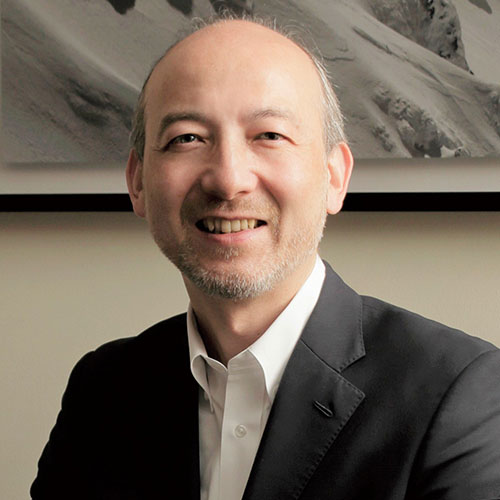 代表取締役社長 Miguel A. Estevez Abe